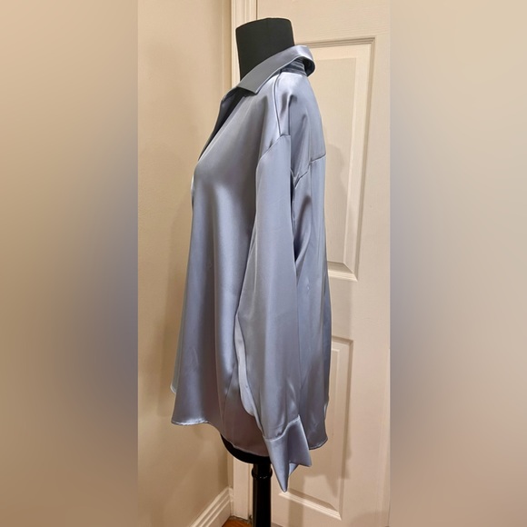 House of Harlow Button Down Blouse Baby Blue Size M - Picture 2 of 9